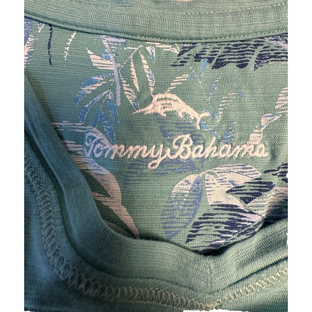 Tommy Bahama T-Shirt Size XL
